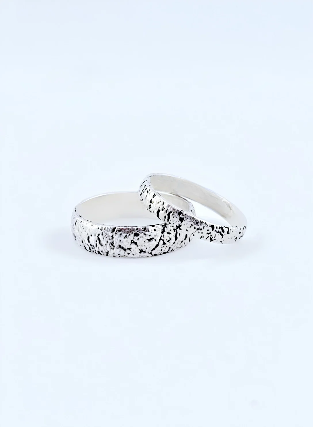 Alternative view of Nhẫn Đôi Lunar Love